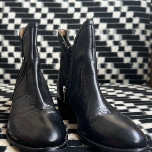 Seychelles Lucky Penny double zippered booties with original box. - Picture 5 of 6